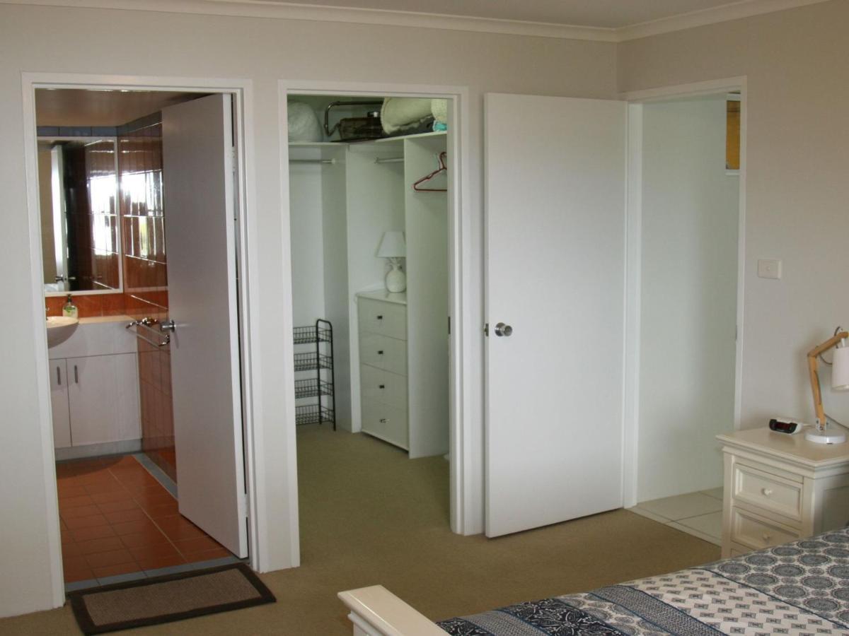 The Clippers 1 Fabulous Waterfront Unit Apartman Salamander Bay Kültér fotó